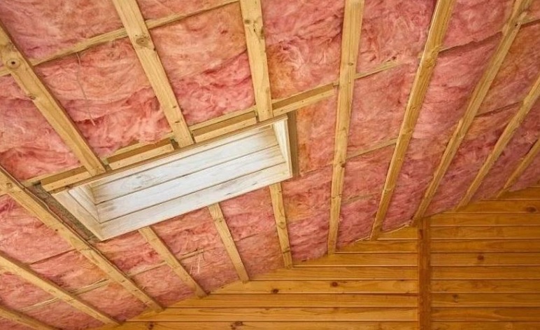 Процесс утепления крыши частного дома